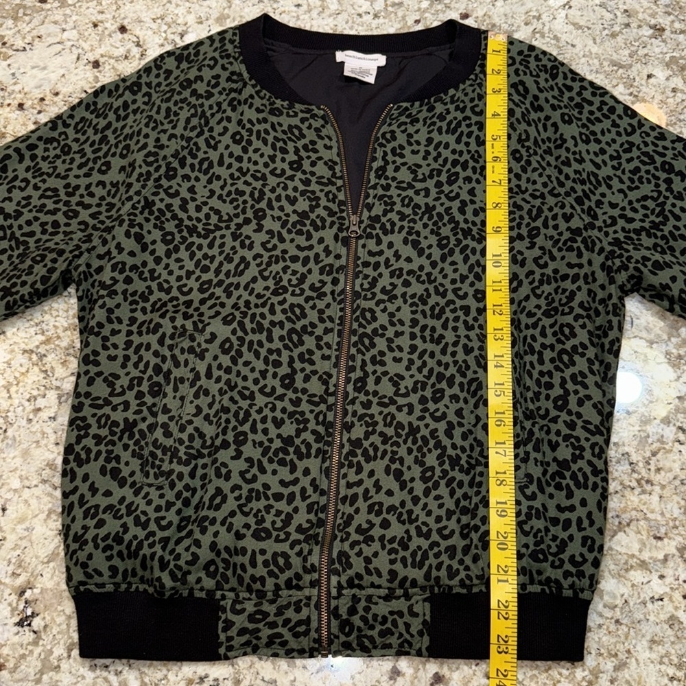 BEACHLUNCHLOUNGE - Size MEDIUM- Dasha leopard animal print bomber jacket - Picture 12 of 12